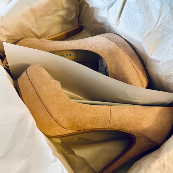 *SOLD* NIB Chinese Laundry Wow Platform Stiletto Pump - Picture 2 of 6